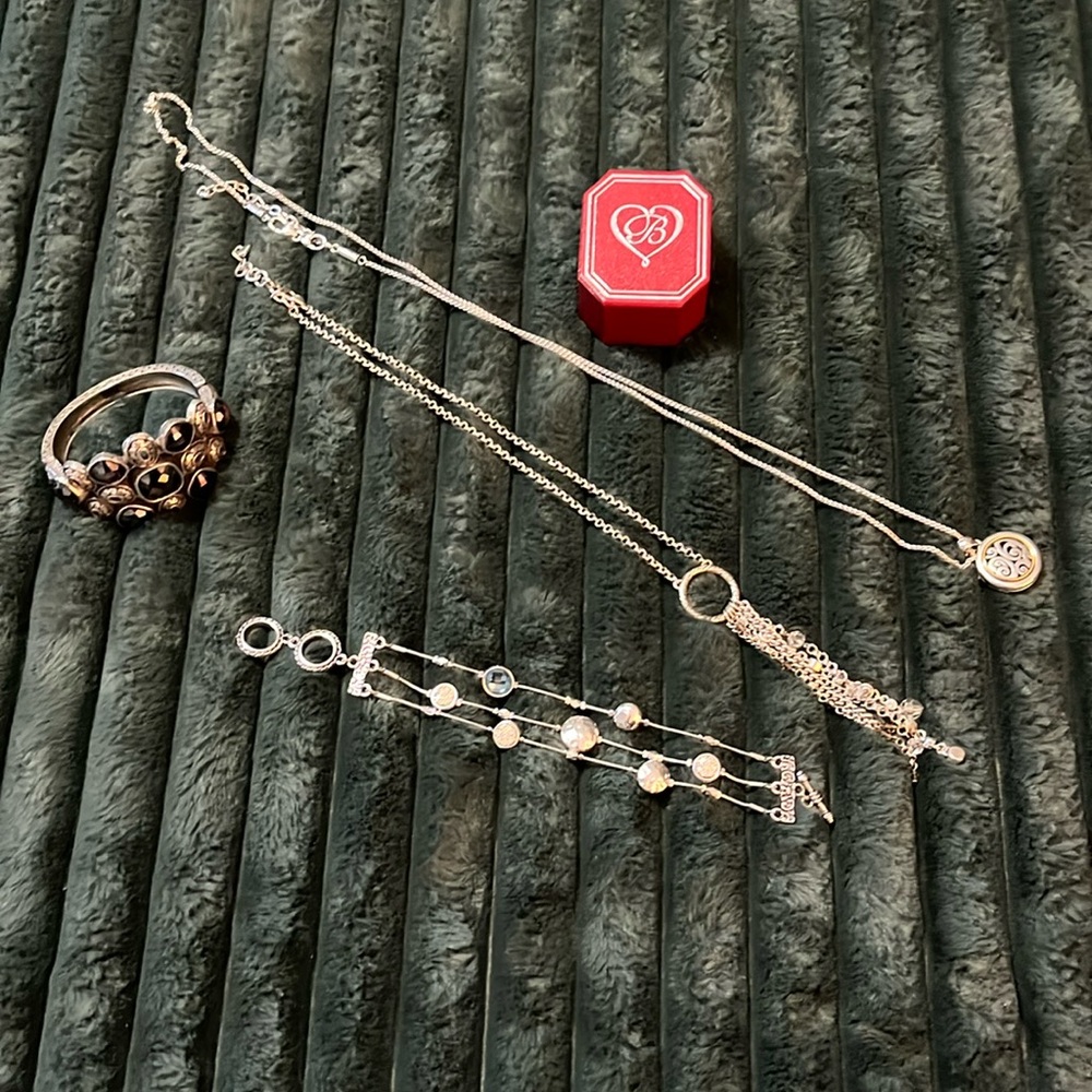Brighton lot - (2) brackets and (2) necklaces.